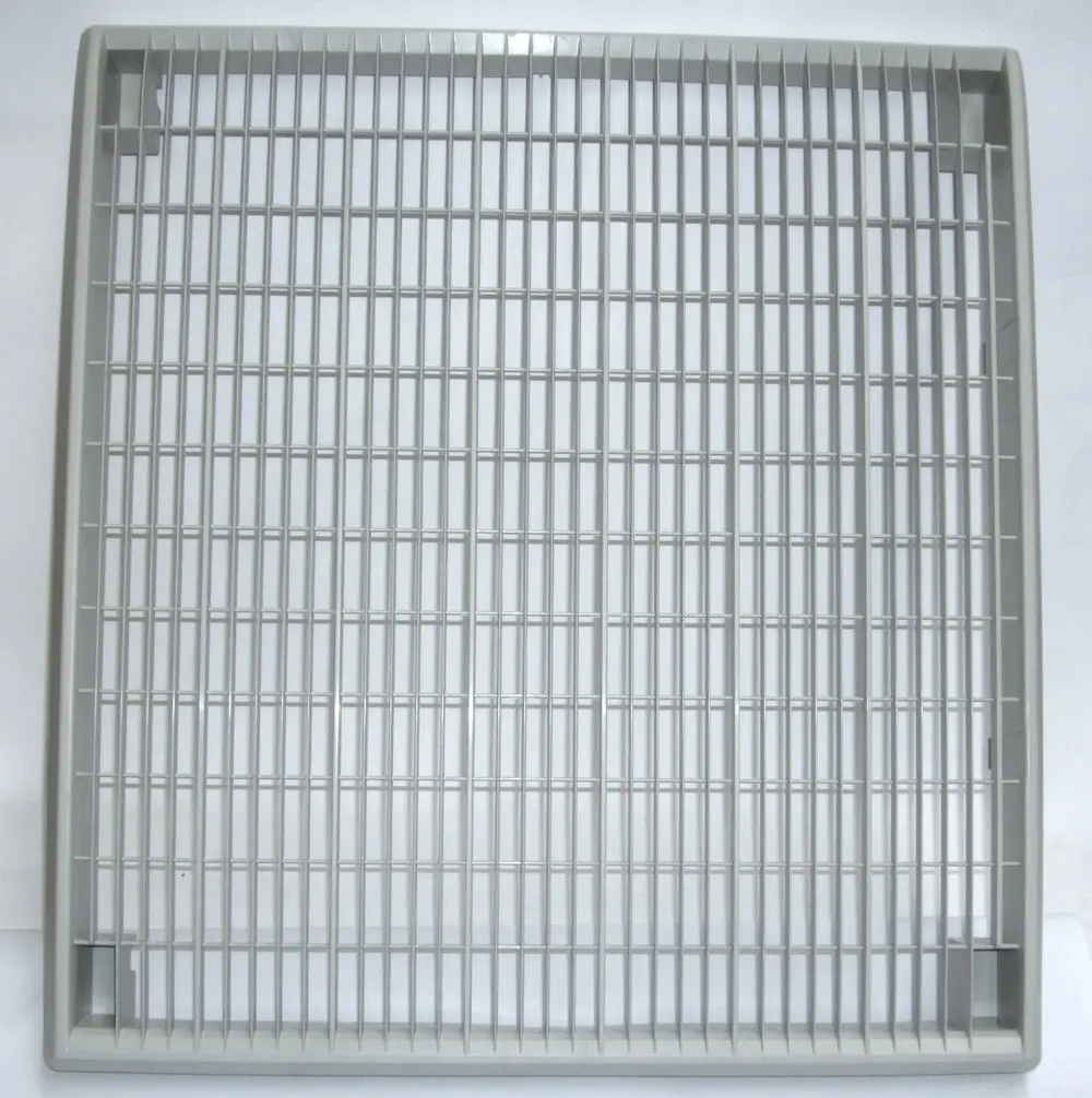 Daikin Luftauslassgrill in rechteckiger Form mit gleichmäßig angeordneten Gitterstäben, hellgrau, geeignet für den Einsatz in Heiz- oder Klimaanlagen.